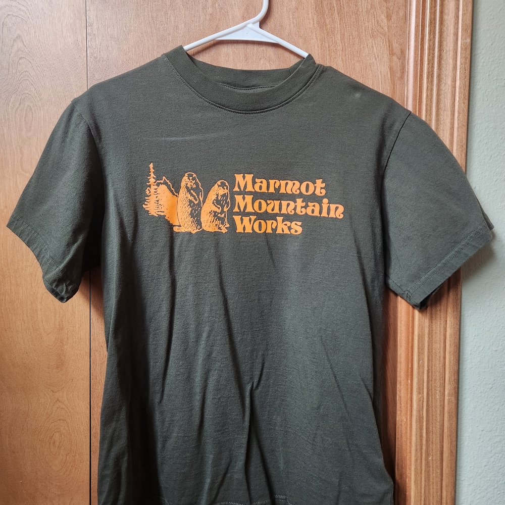 Marmot Mountain Works vintage logo t-shirt NWOT